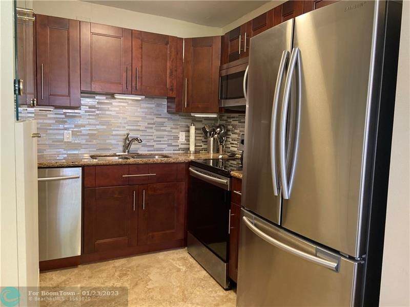 495 Tilford W - Photo 1