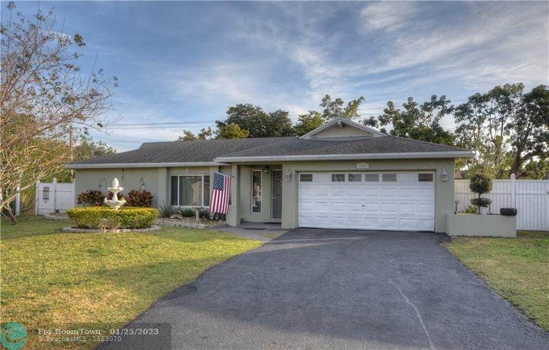 9960 23rd St - Photo 1
