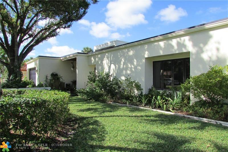2723 Oak Tree Ln - Photo 1
