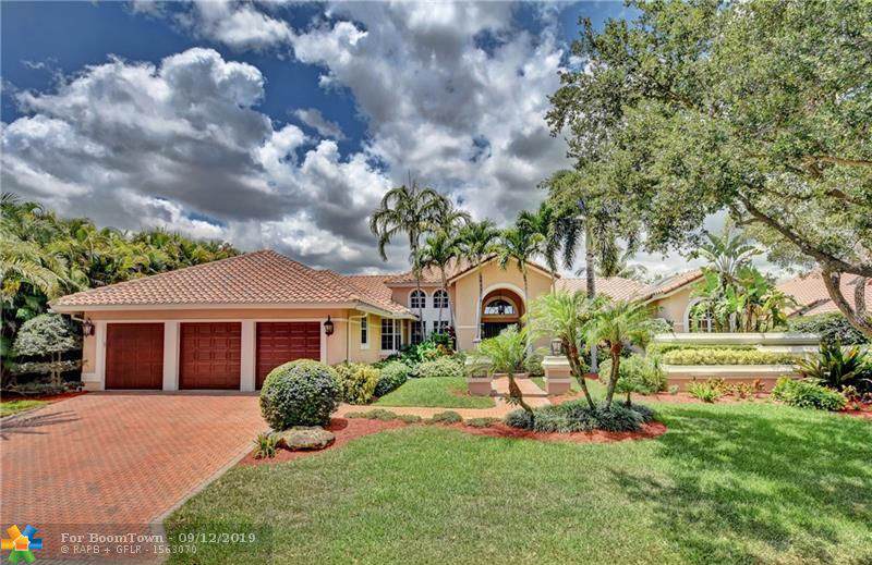 1922 Colonial Dr - Photo 1
