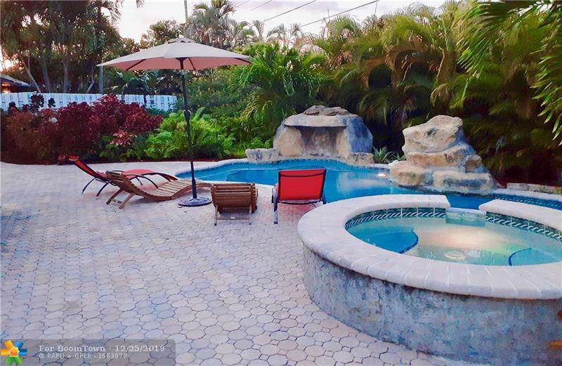317 30th Court - Photo 1