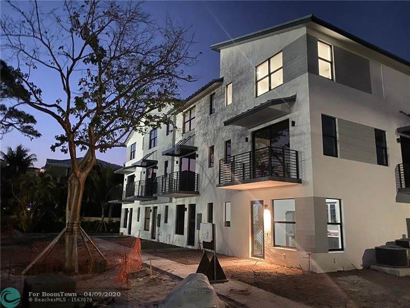 627 22 Dr. - Photo 1