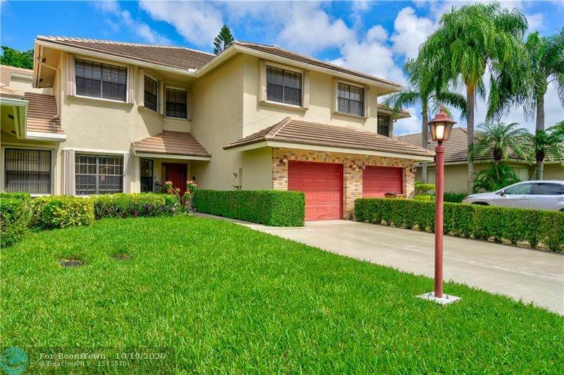 679 Edgewater Dr - Photo 1