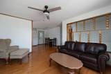 173 Oaks Crescent - Photo 6