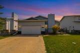 125 Oaks Crescent - Photo 1