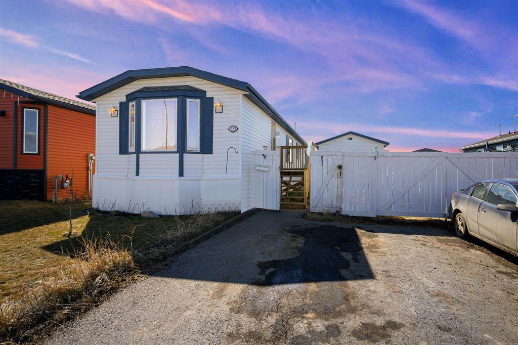 333 Mckinlay Crescent - Photo 1
