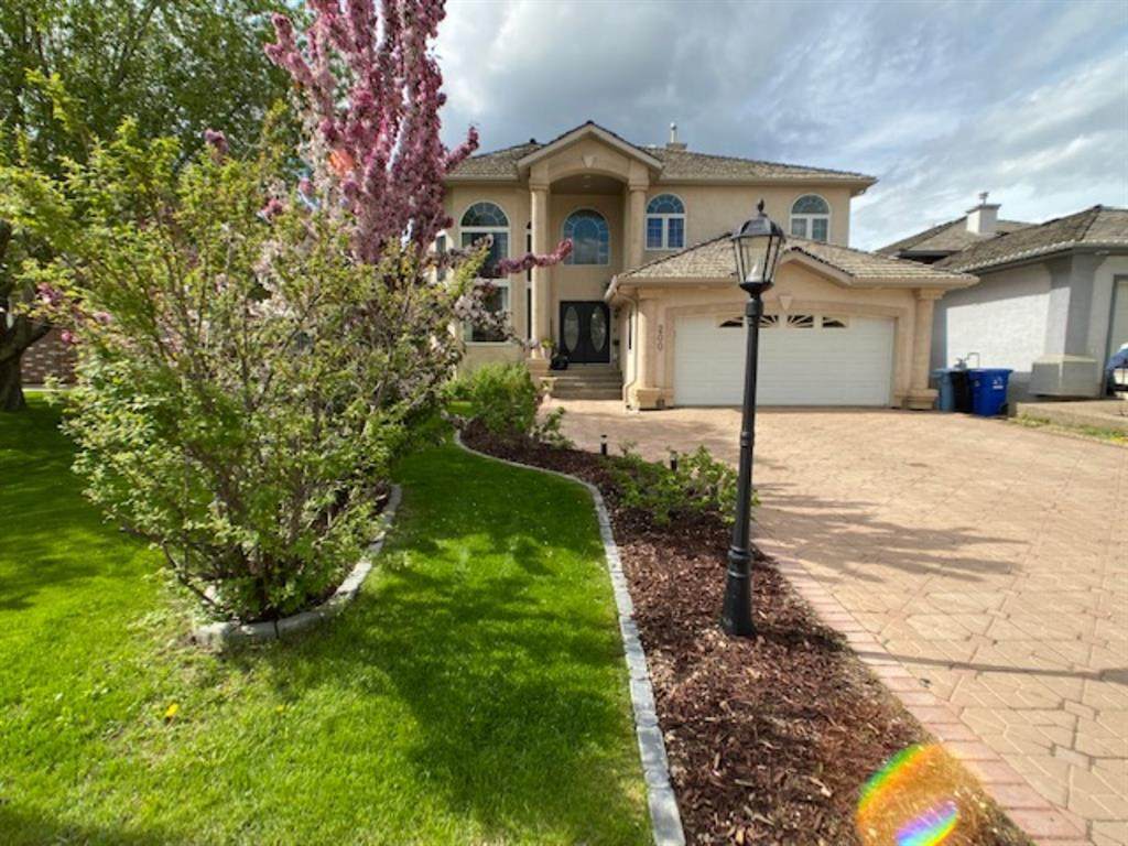 200 Berard Crescent - Photo 1