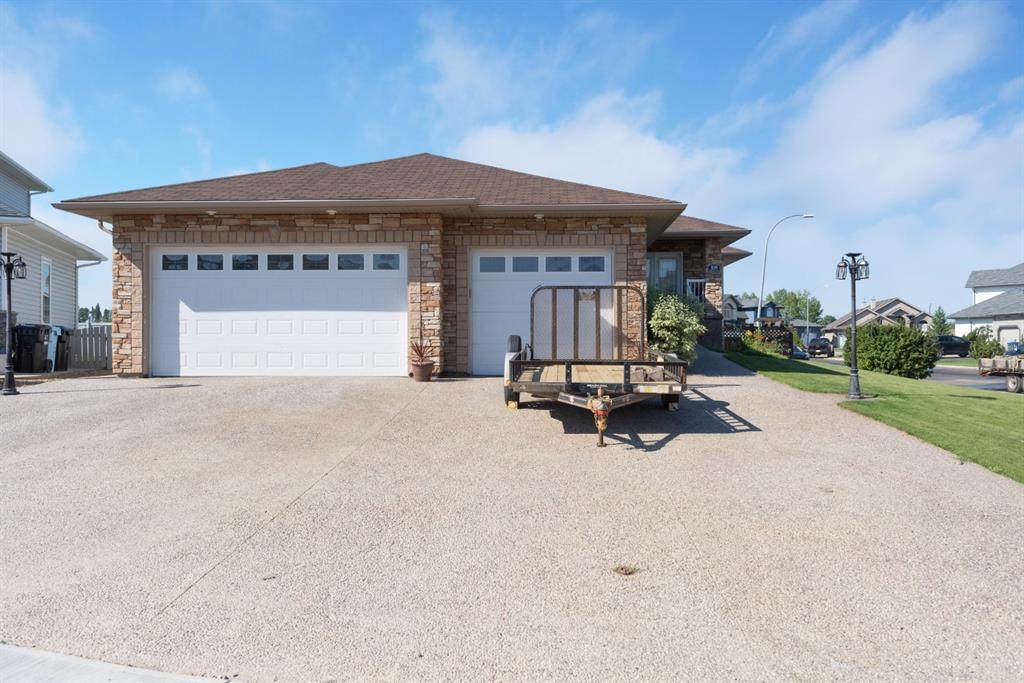 108 Lindstrom Crescent - Photo 1