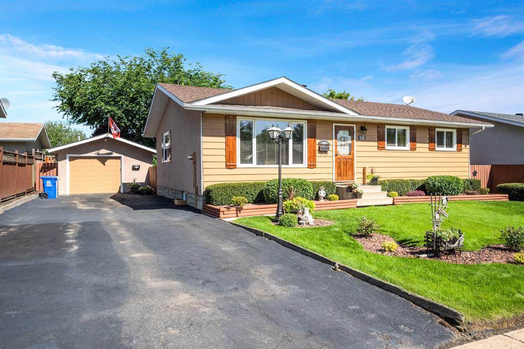 116 Silvanus Crescent - Photo 1