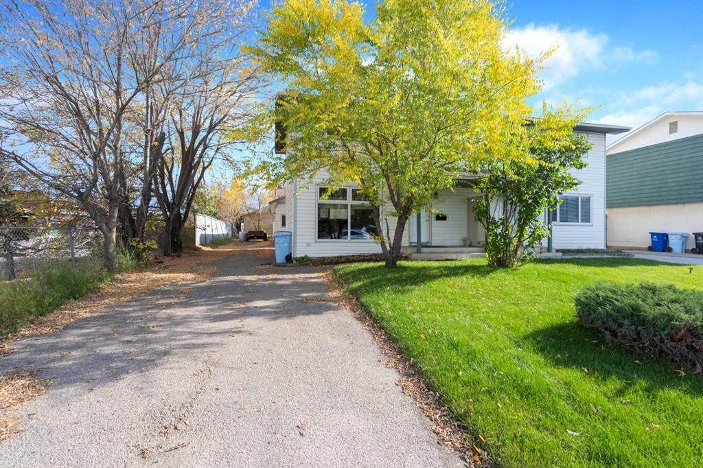 1 Pond Crescent - Photo 1