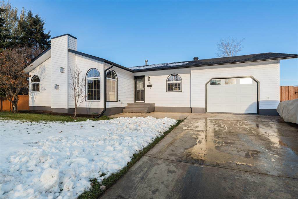 29 Moberly Crescent - Photo 1