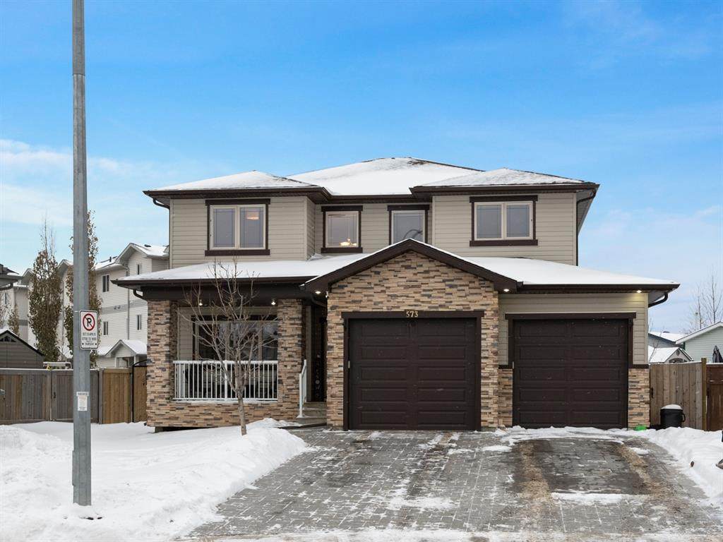 573 Walnut Crescent - Photo 1