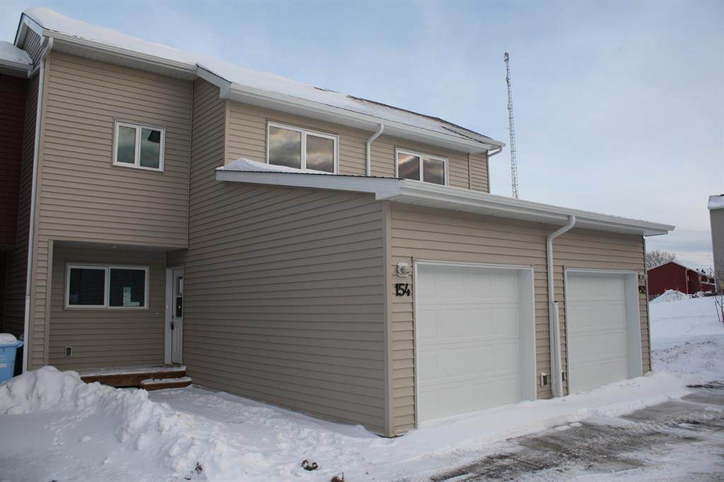 154 Almond Crescent - Photo 1