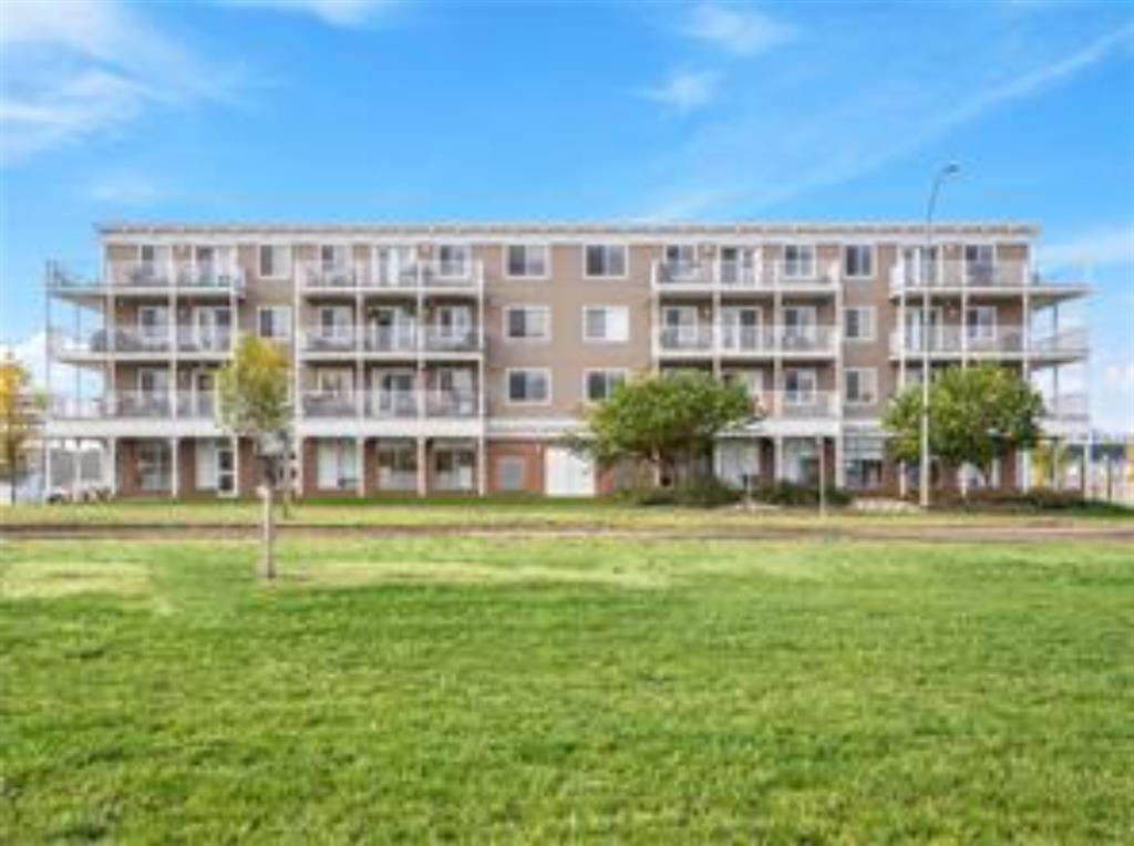 10217 Queen Street - Photo 1
