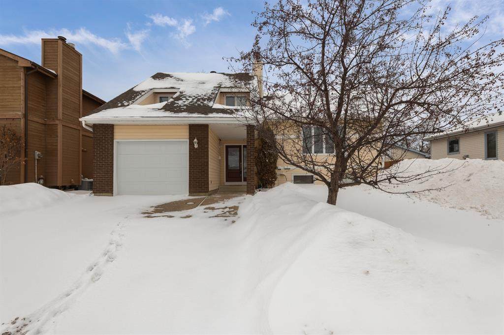 226 Leigh Crescent - Photo 1