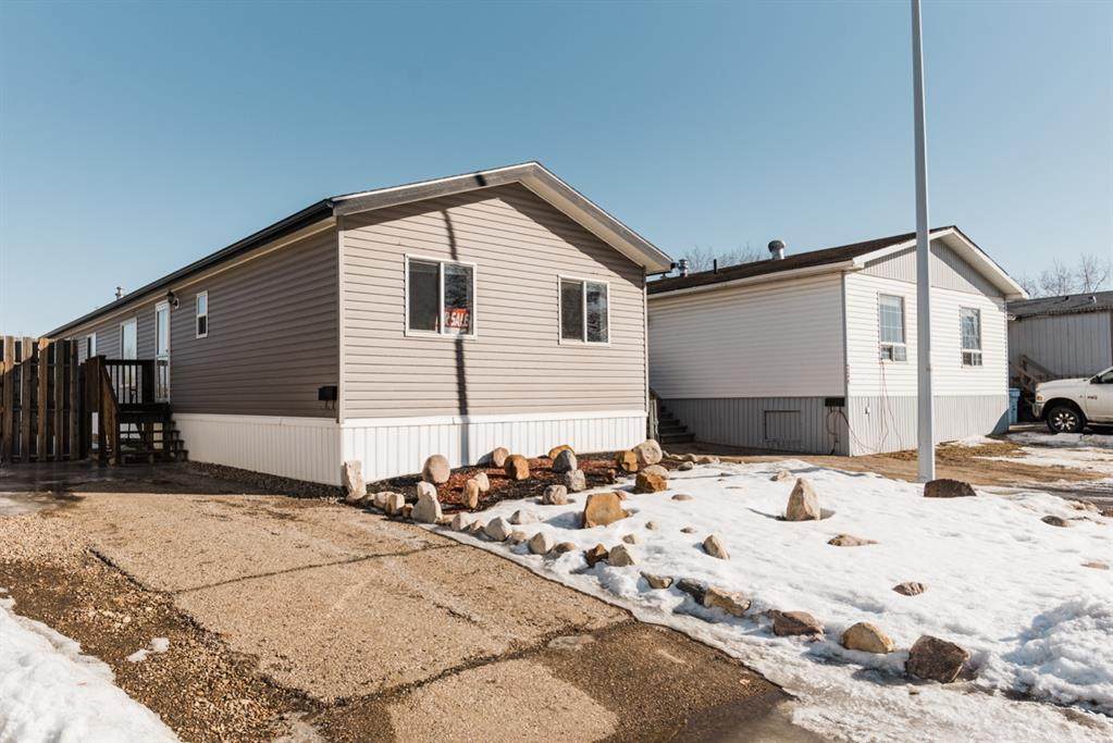 220 Gregoire Crescent - Photo 1