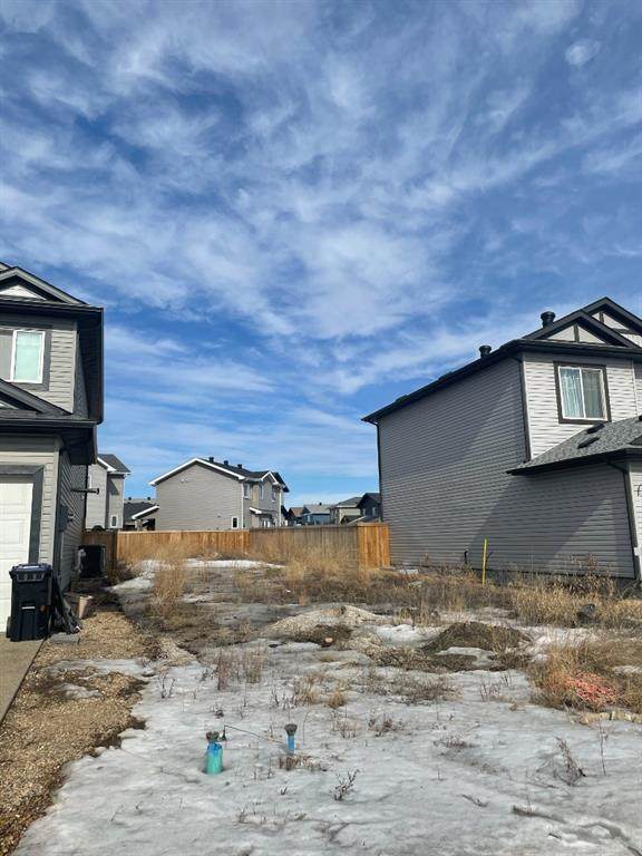 123 Athabasca Crescent - Photo 1