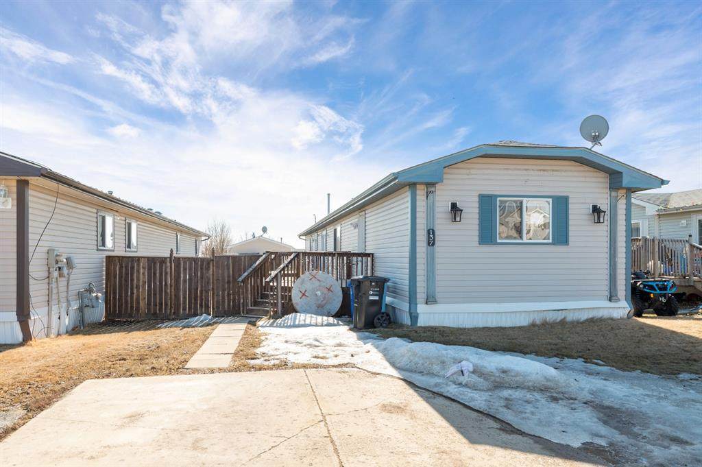 137 Waterhouse Street - Photo 1