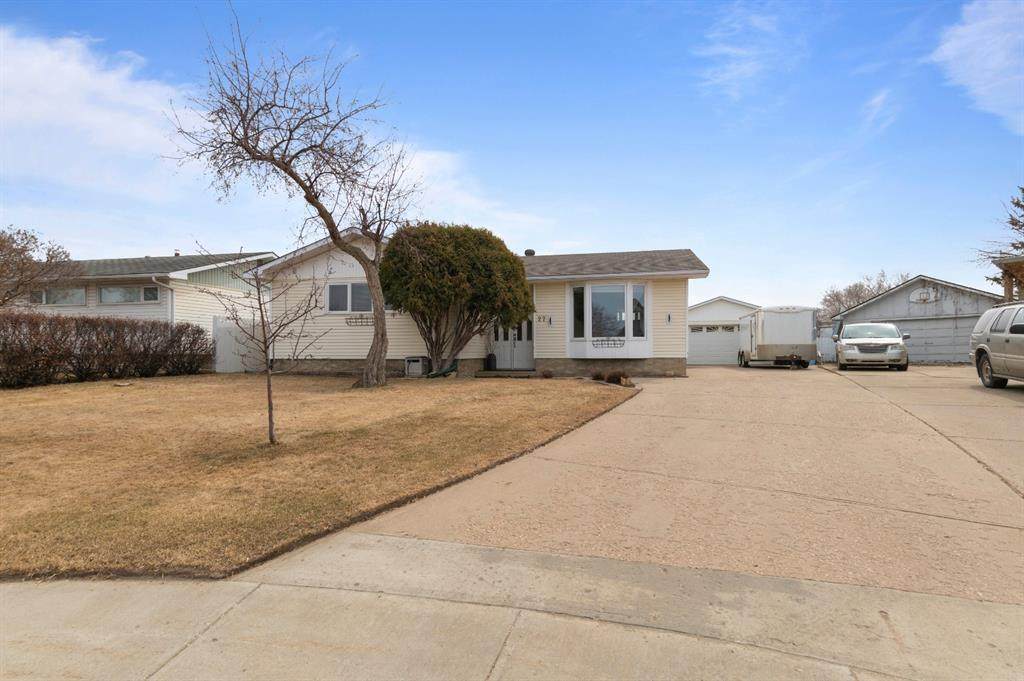 27 Bennett Crescent - Photo 1