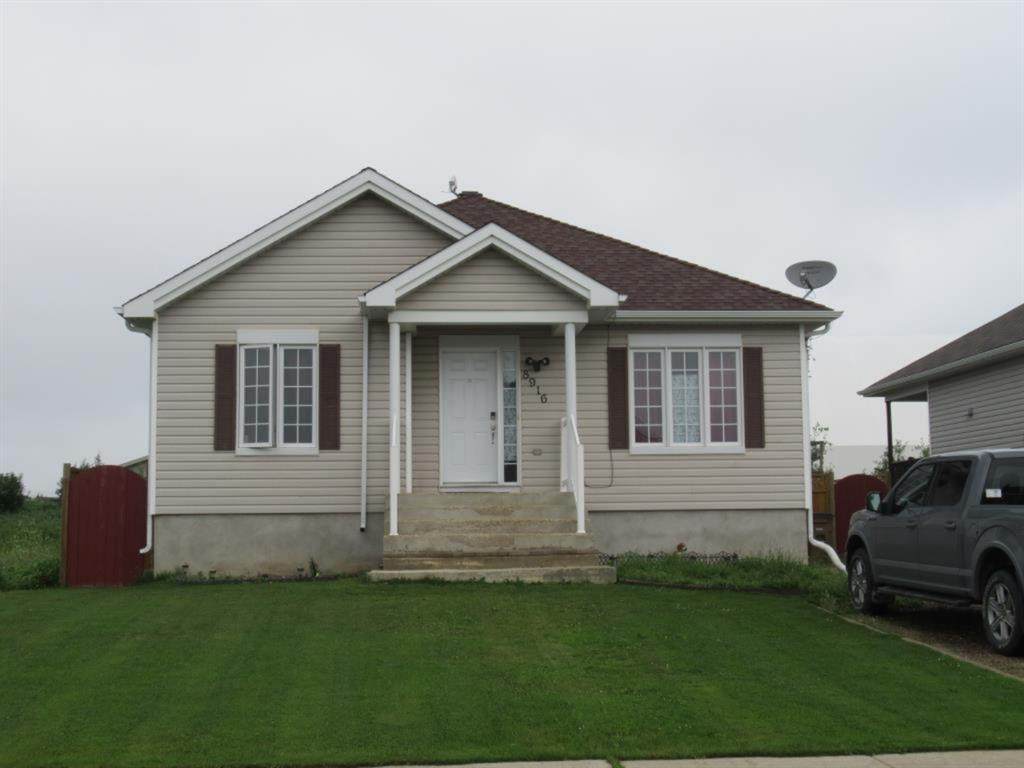 8916 92 Ave - Photo 1