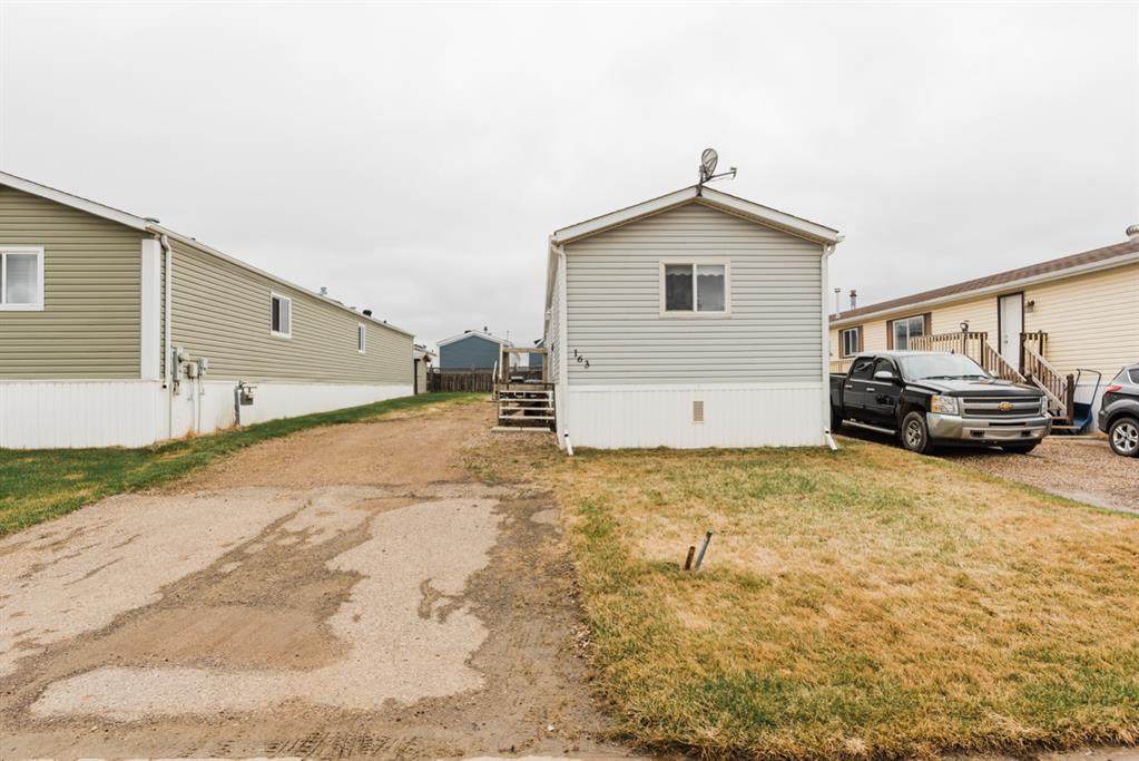 163 Palomino Close - Photo 1