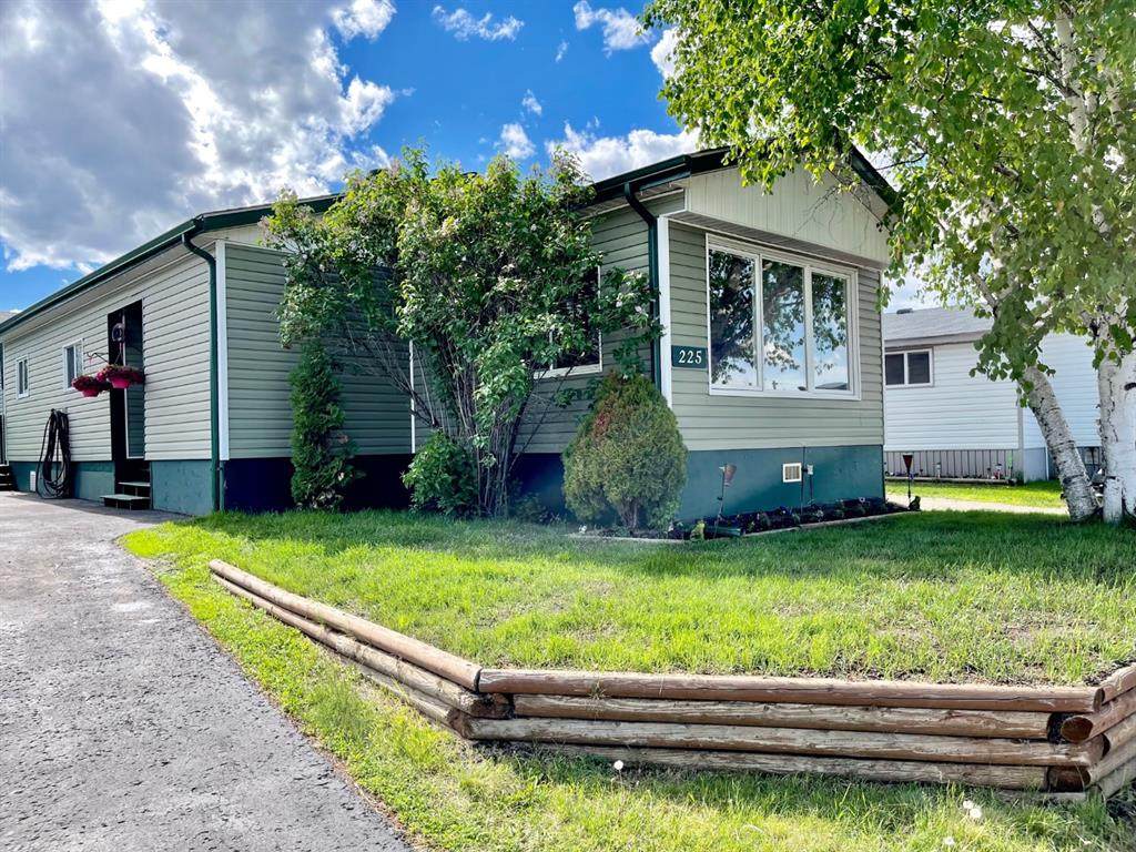 225 Gregoire Crescent - Photo 1