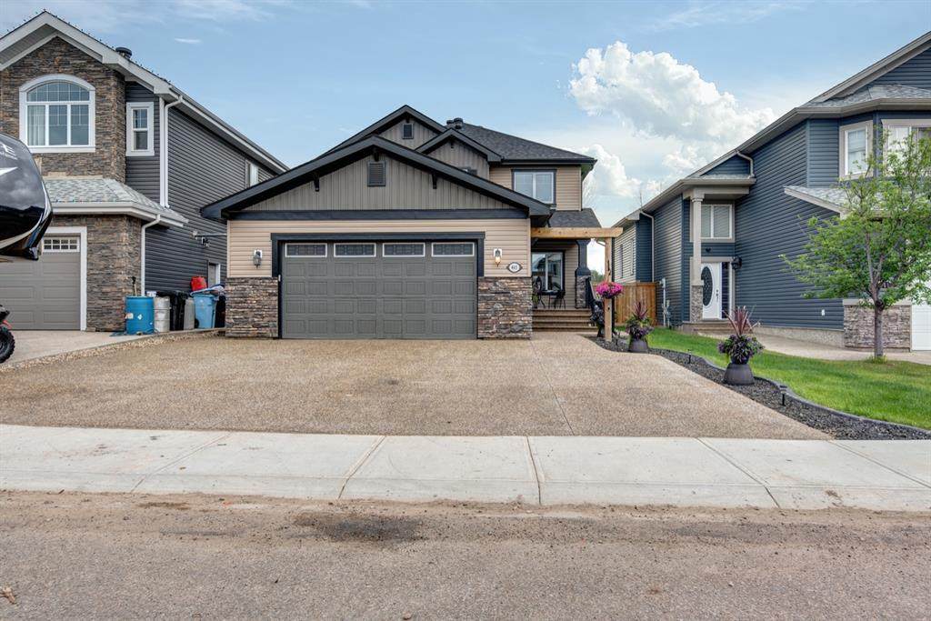 465 Walnut Crescent - Photo 1