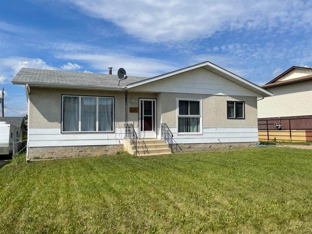 5908 Elm Drive - Photo 1
