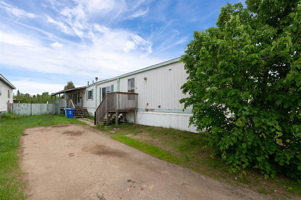 212 Grandview Crescent - Photo 1