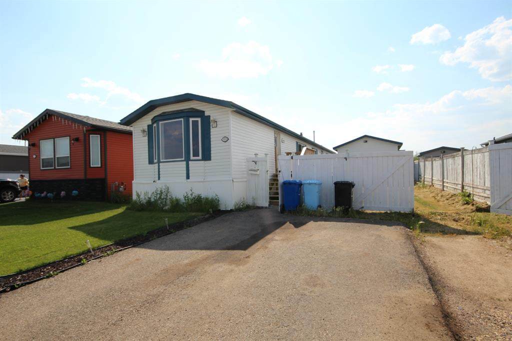 333 Mckinlay Crescent - Photo 1