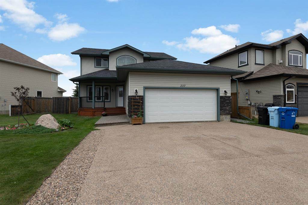 237 Lynx Crescent - Photo 1