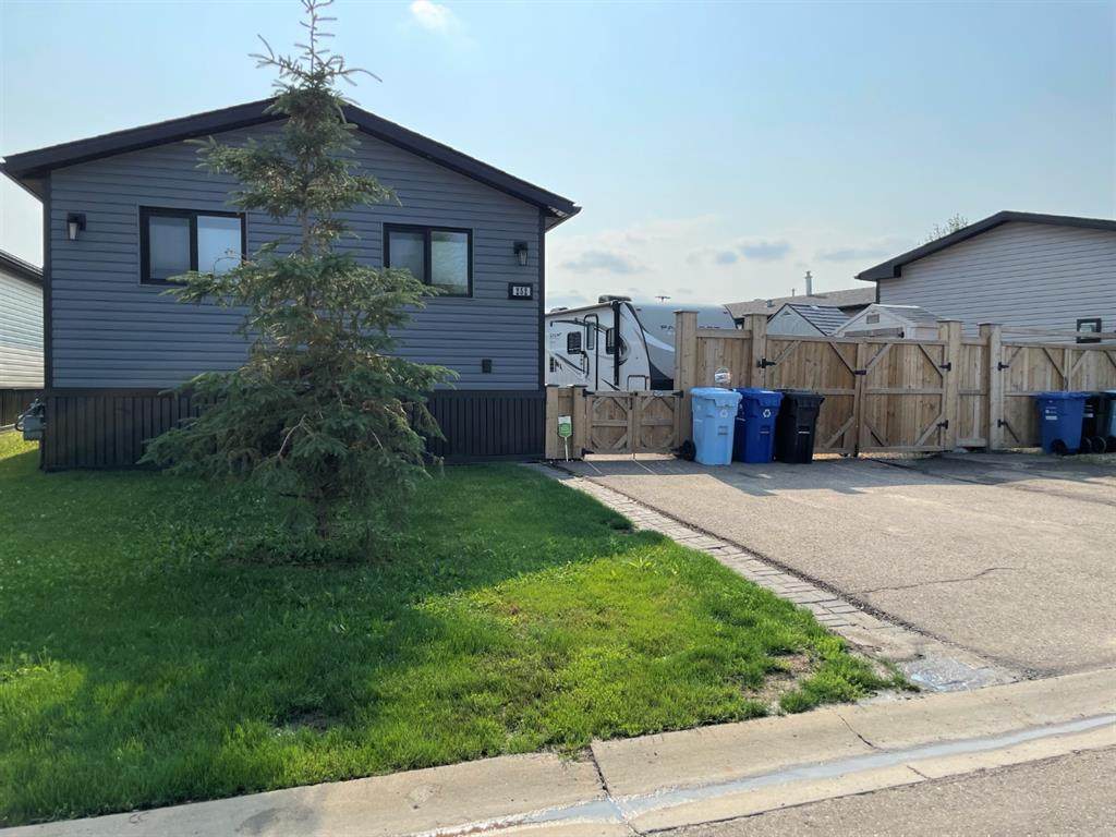 252 Mckinlay Crescent - Photo 1