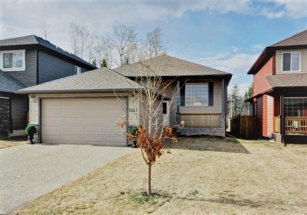 265 Walnut Crescent - Photo 1