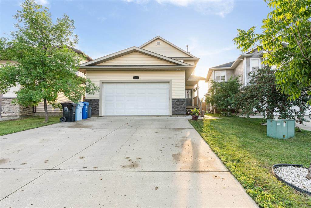 177 Parry Crescent - Photo 1