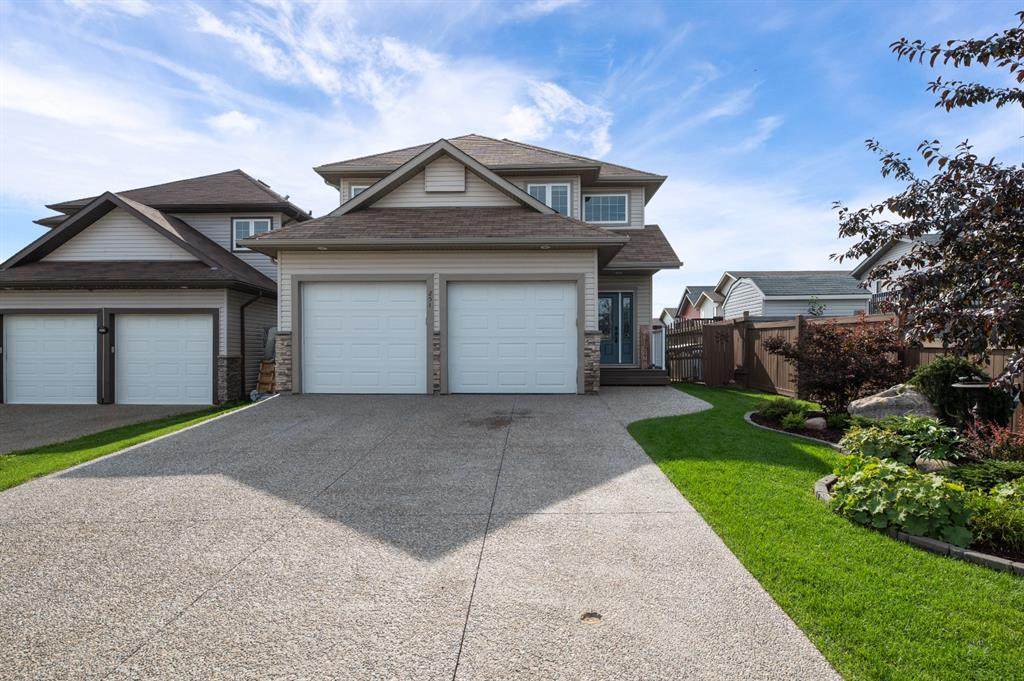 251 Pacific Crescent - Photo 1