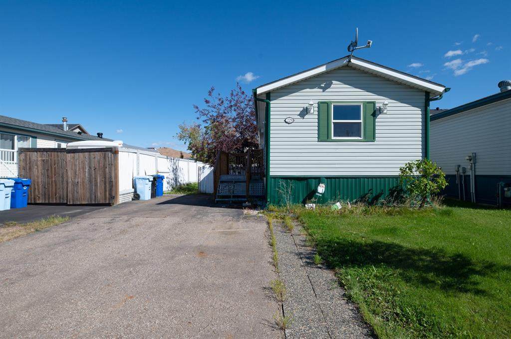 229 Mckinlay Crescent - Photo 1