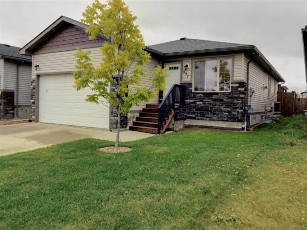 537 Walnut Crescent - Photo 1