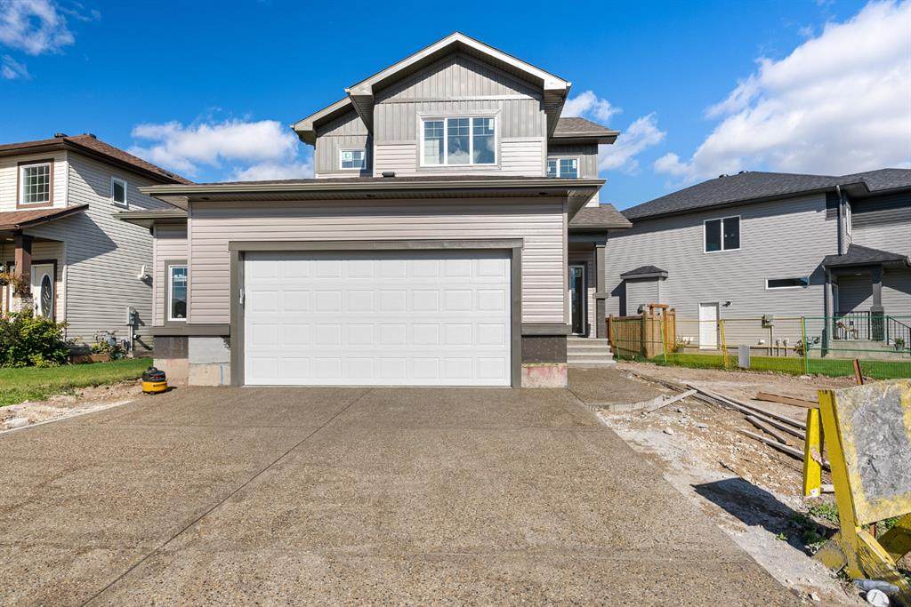 321 Walnut Crescent - Photo 1