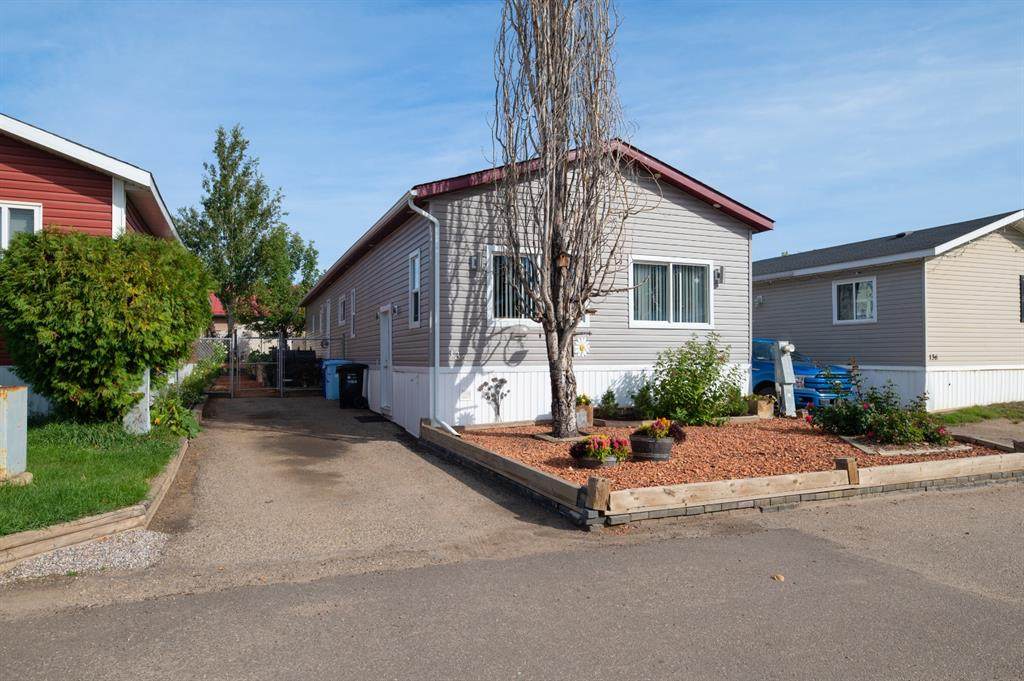 132 Grandview Crescent - Photo 1
