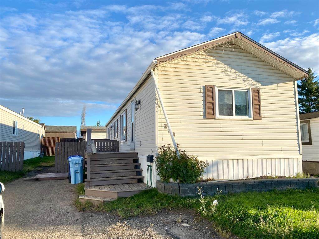 229 Grandview Crescent - Photo 1