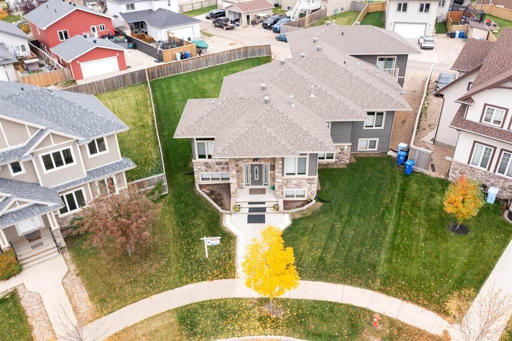 113 Sparrow Hawk Bay - Photo 1