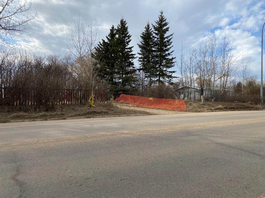 8342 100 Street - Photo 1