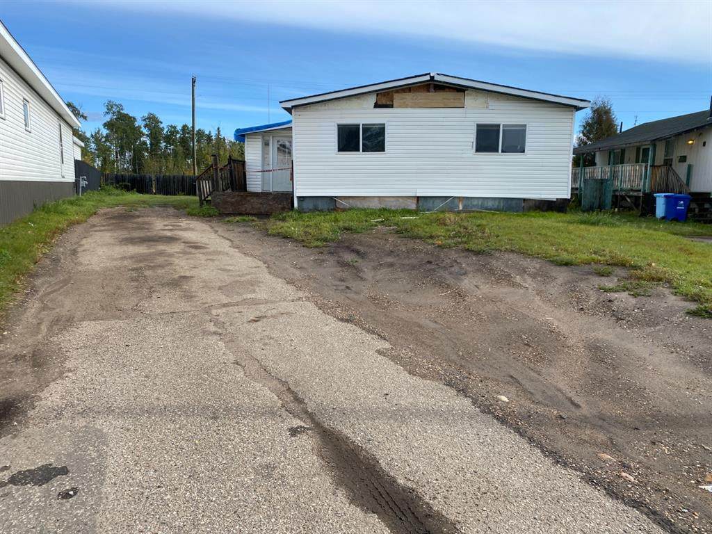 208 Grandview Crescent - Photo 1