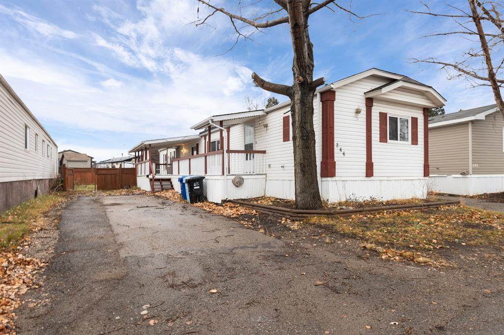 244 Grenfell Crescent - Photo 1