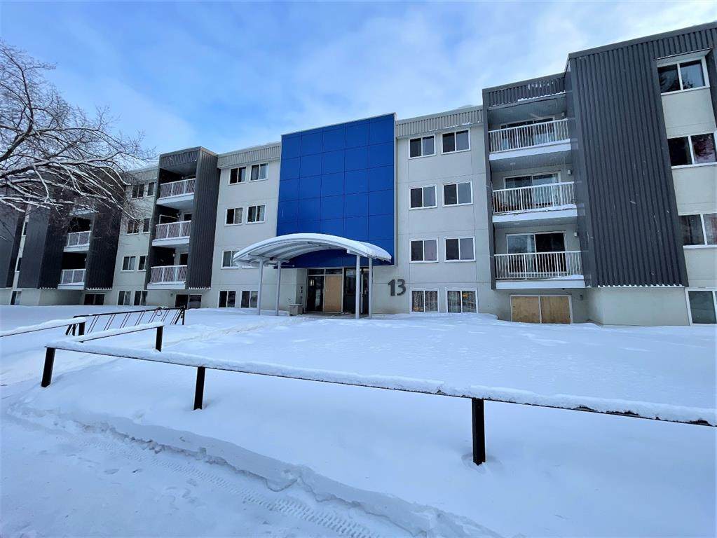 13 Clearwater Crescent - Photo 1