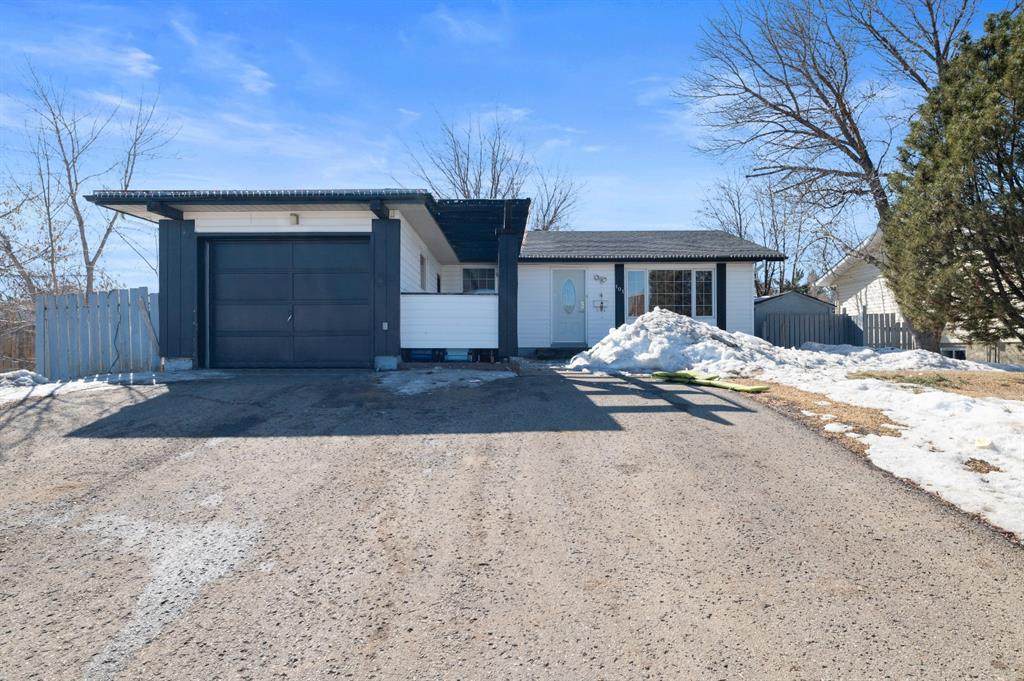 101 Beaufort Crescent - Photo 1