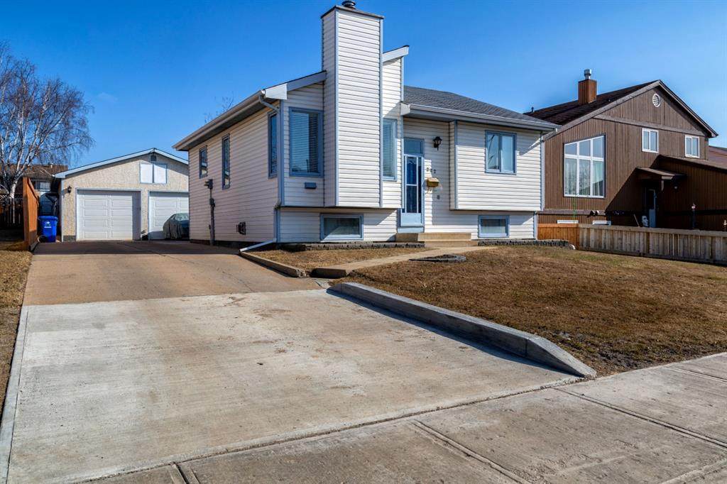 222 Leigh Crescent - Photo 1