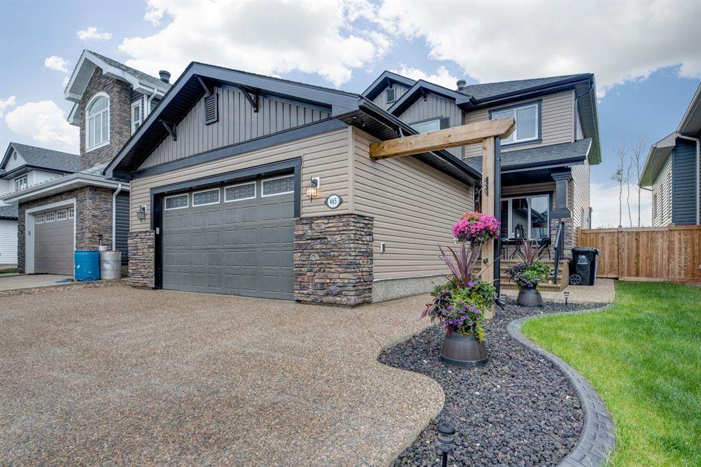 465 Walnut Crescent - Photo 1
