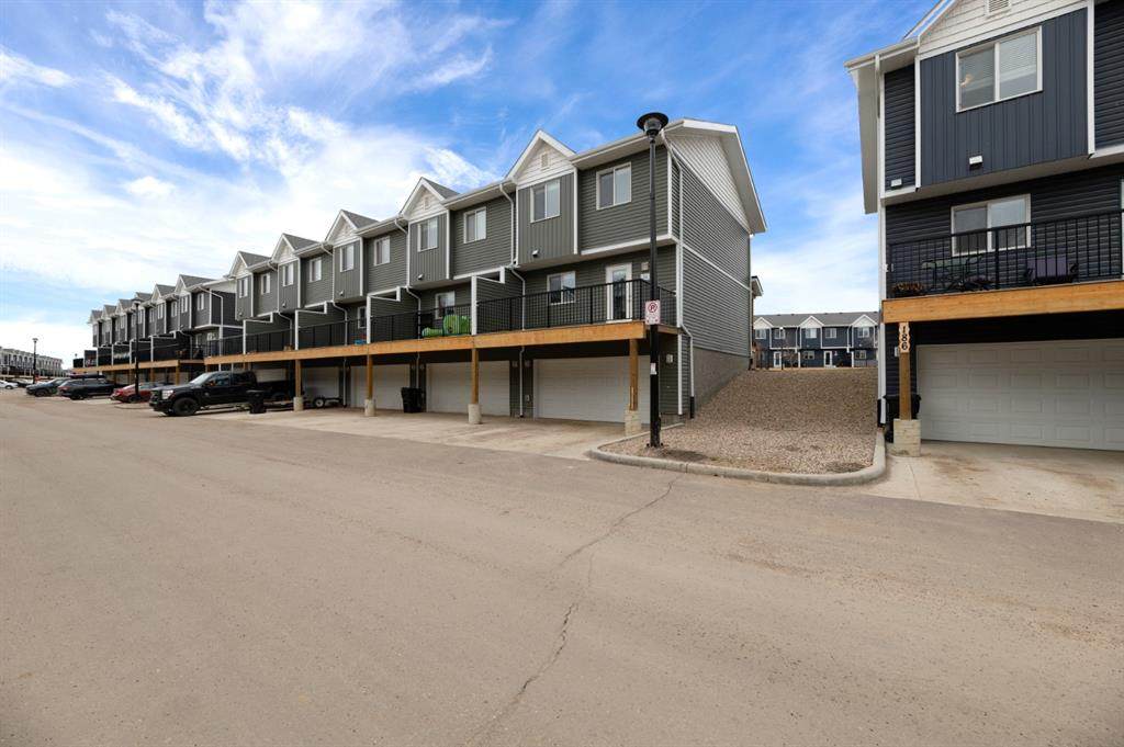 401 Athabasca Avenue - Photo 1
