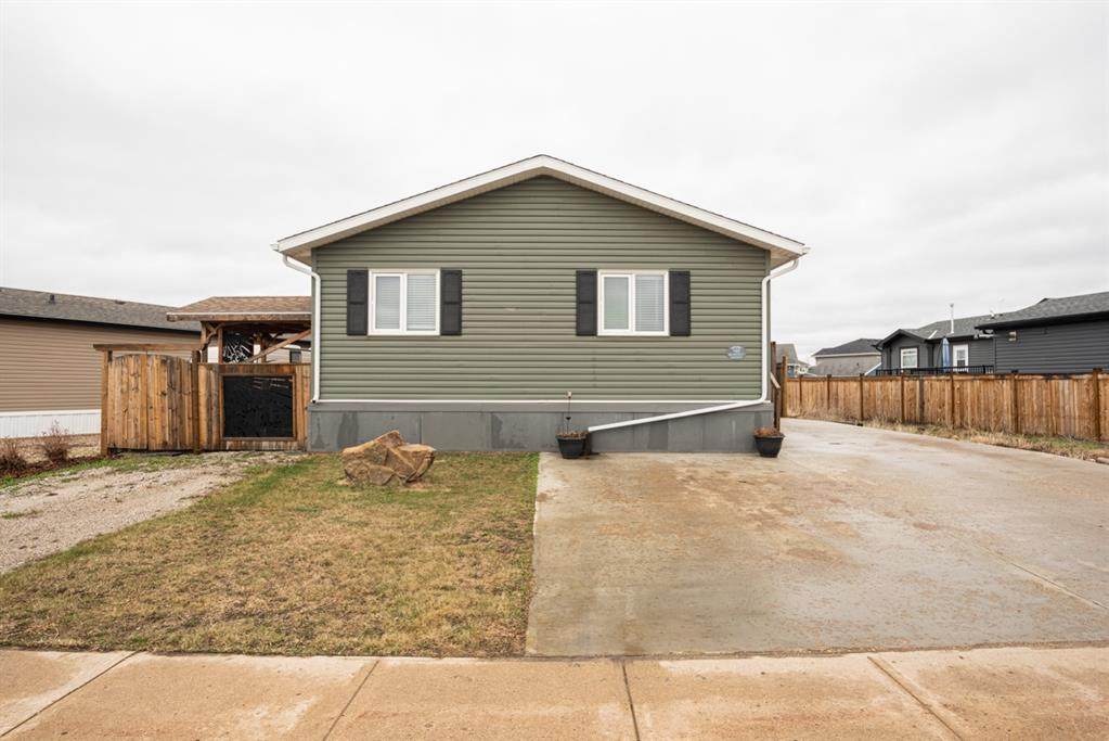 169 Beardsley Crescent - Photo 1